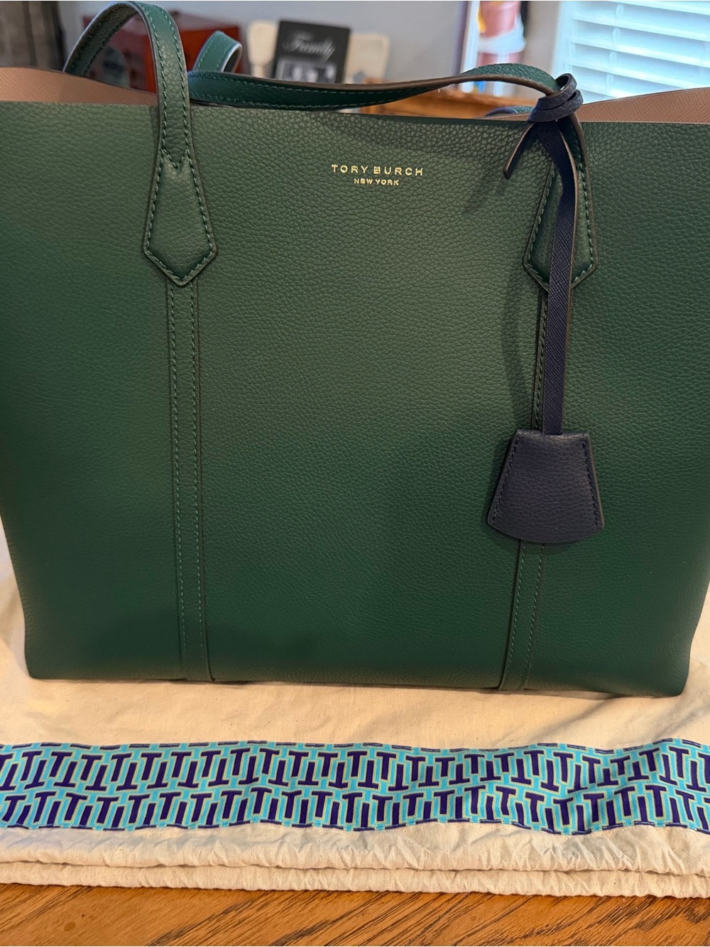 Tory Burch Emerald Green Pebbled Leather Tote with Navy Tag - Picture 2 of 11